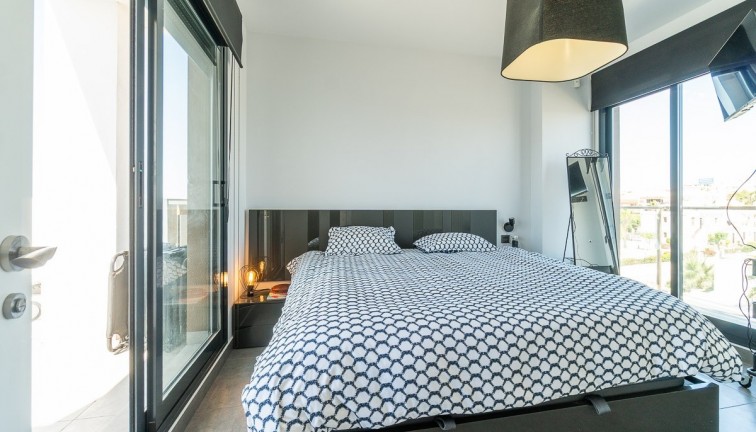 Reventa - Apartamento dúplex - Villamartín