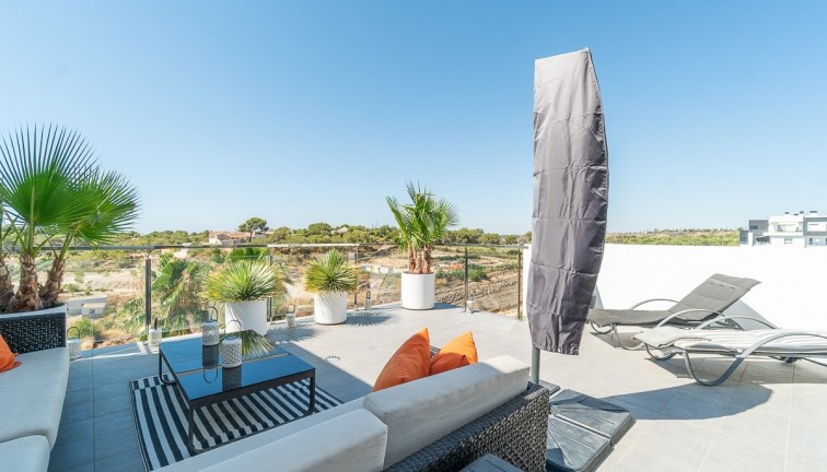 Reventa - Apartamento dúplex - Villamartín