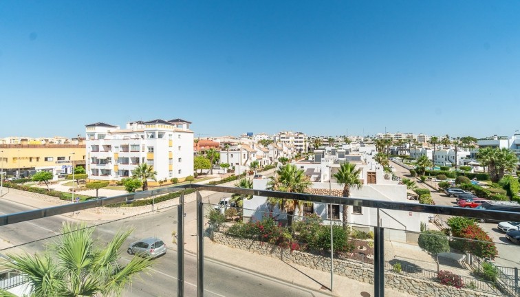 Reventa - Apartamento dúplex - Villamartín