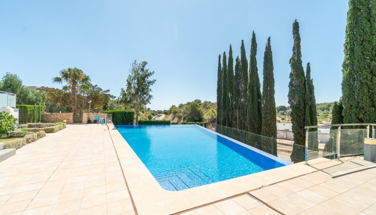 Reventa - Apartamento dúplex - Villamartín