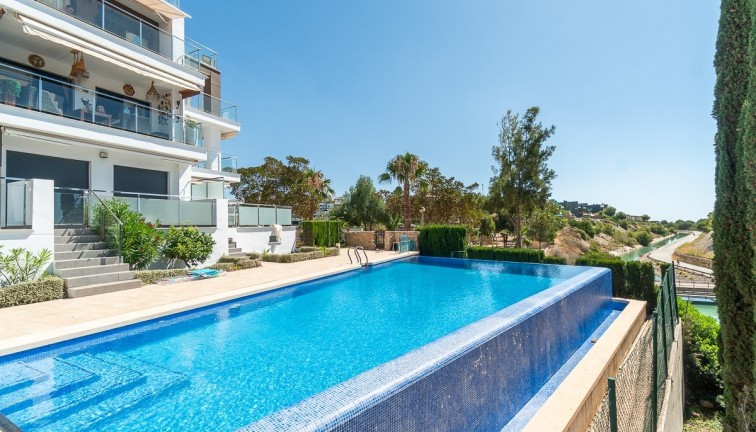 Reventa - Apartamento dúplex - Villamartín