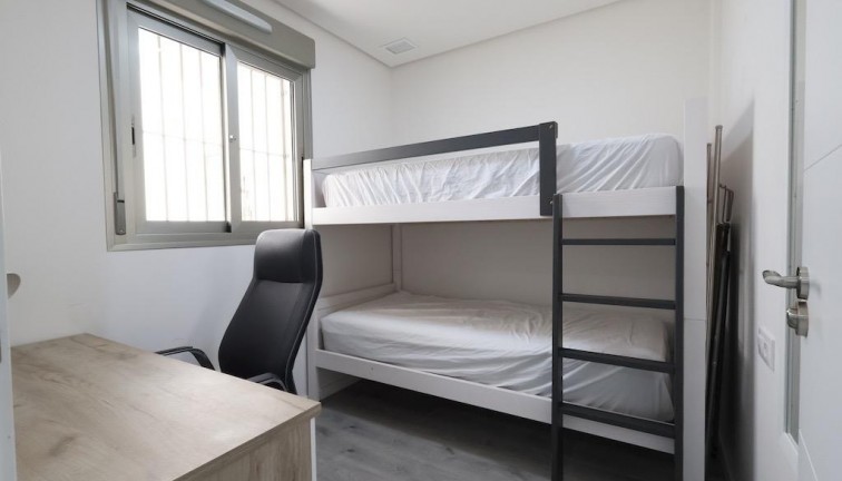 Resale - Apartment - Orihuela Costa - Villamartín