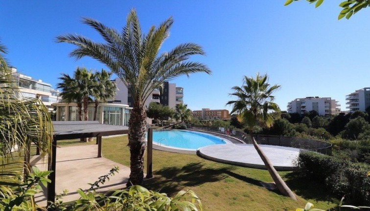Resale - Apartment - Orihuela Costa - Villamartín