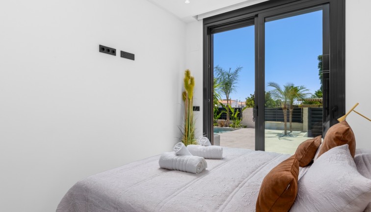 Resale - Chalet - El Campello - El Amerador