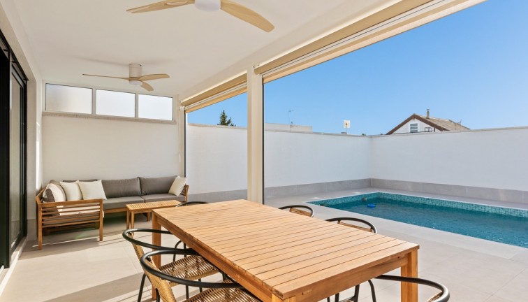 Resale - Chalet - Torrevieja - El chaparral
