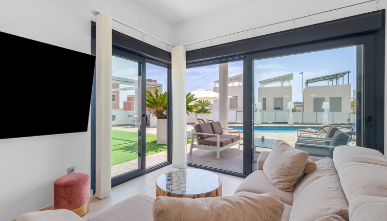 Jälleenmyynti - Erillistalo - Orihuela Costa - Villamartín