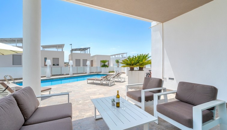 Jälleenmyynti - Erillistalo - Orihuela Costa - Villamartín