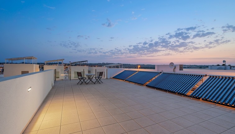 Jälleenmyynti - Erillistalo - Orihuela Costa - Villamartín