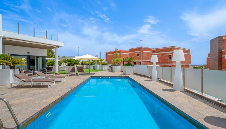 Jälleenmyynti - Erillistalo - Orihuela Costa - Villamartín