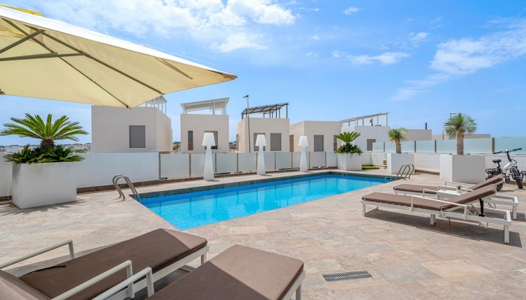 Jälleenmyynti - Erillistalo - Orihuela Costa - Villamartín