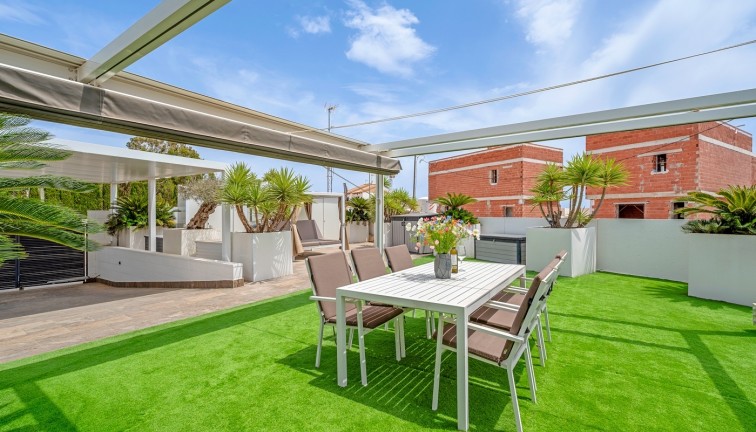 Jälleenmyynti - Erillistalo - Orihuela Costa - Villamartín