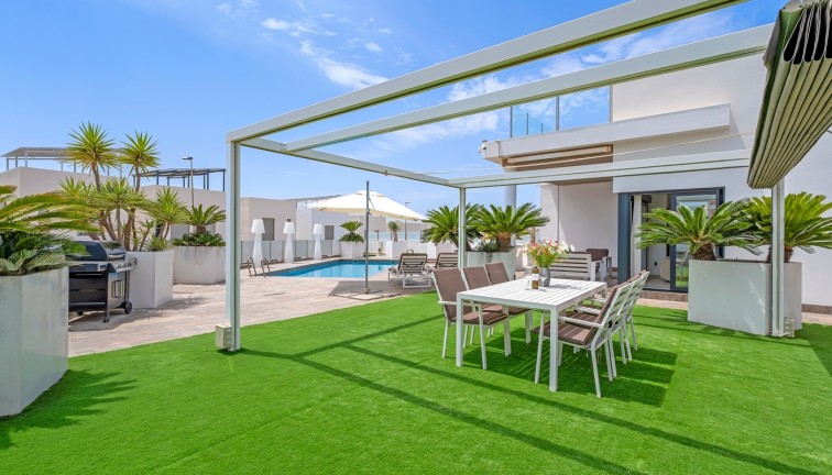 Jälleenmyynti - Erillistalo - Orihuela Costa - Villamartín