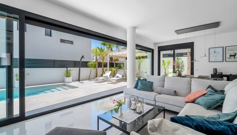 Resale - Chalet - Guardamar del Segura