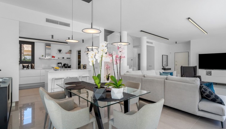 Resale - Chalet - Guardamar del Segura
