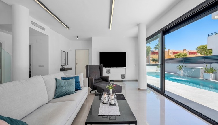 Resale - Chalet - Guardamar del Segura