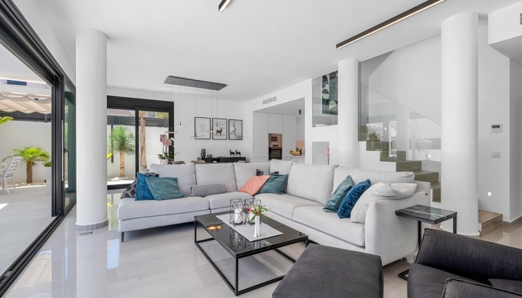 Resale - Chalet - Guardamar del Segura