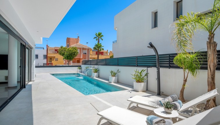 Resale - Chalet - Guardamar del Segura