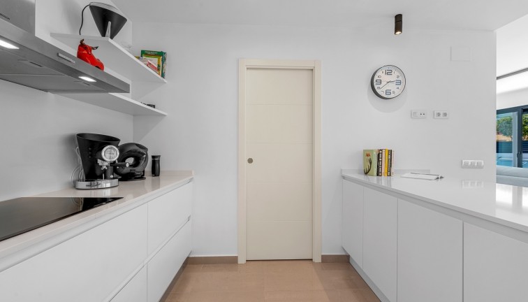 Resale - Chalet - Guardamar del Segura
