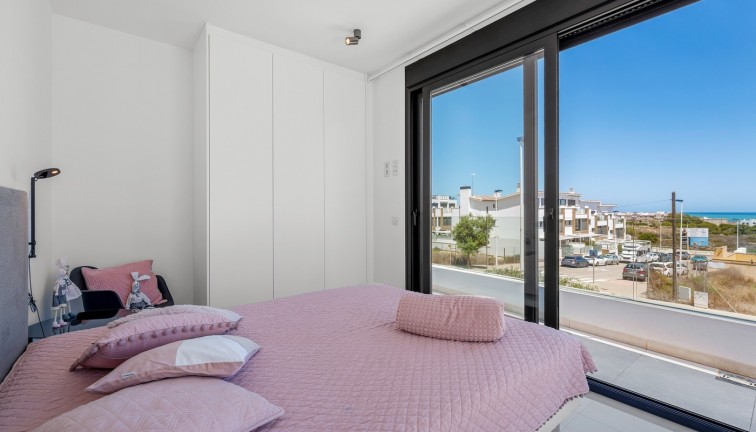 Resale - Chalet - Guardamar del Segura