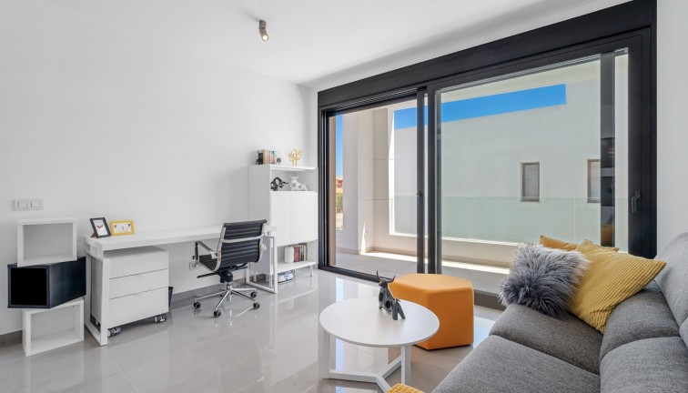 Resale - Chalet - Guardamar del Segura