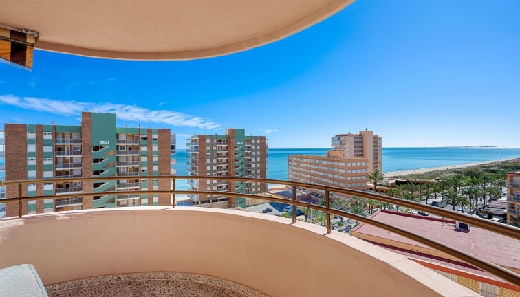 Resale - Apartment - Arenales del Sol - Segunda linea playa