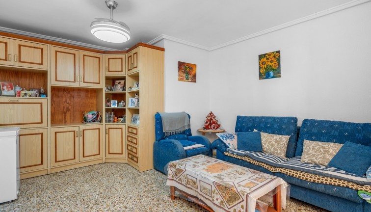 Resale - Apartment - Arenales del Sol - Segunda linea playa