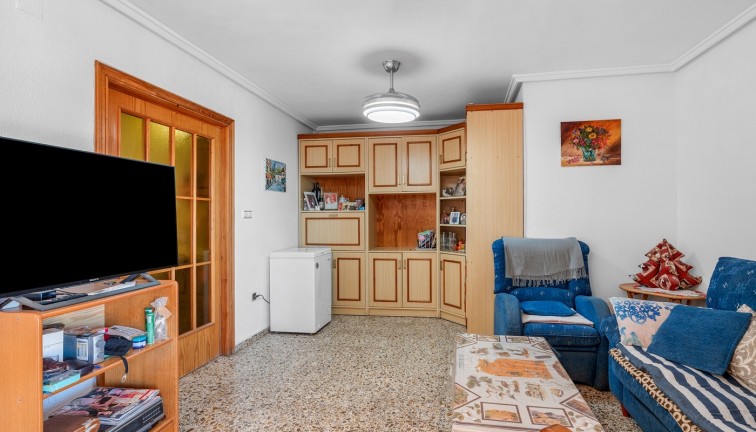 Resale - Apartment - Arenales del Sol - Segunda linea playa