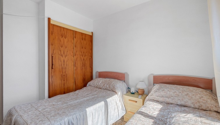 Resale - Apartment - Arenales del Sol - Segunda linea playa