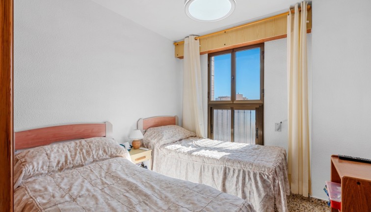 Resale - Apartment - Arenales del Sol - Segunda linea playa