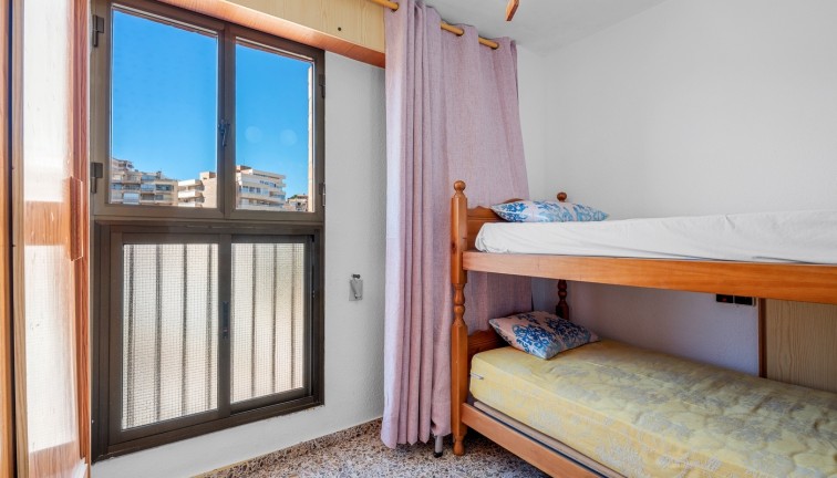 Resale - Apartment - Arenales del Sol - Segunda linea playa