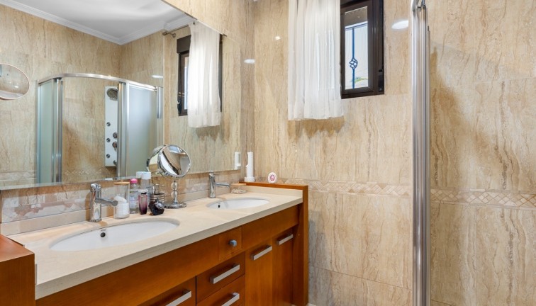 Jälleenmyynti - Country estate - Crevillente