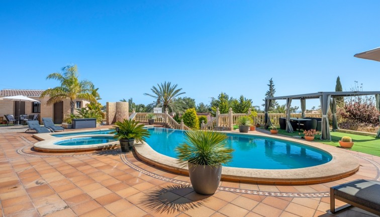 Jälleenmyynti - Country estate - Crevillente