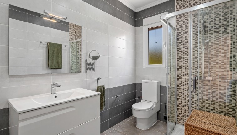Resale - Chalet - Ciudad quesada - Rojales