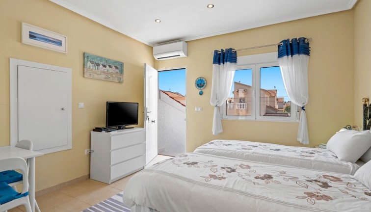 Resale - Chalet - Ciudad quesada - Rojales
