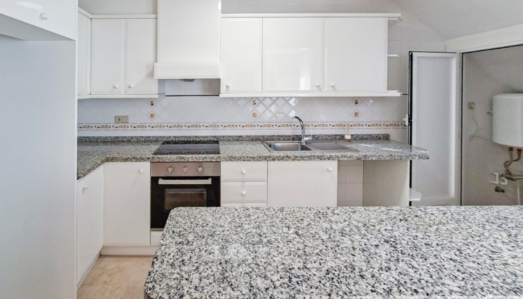 Resale - Semi-Detached - Villamartín