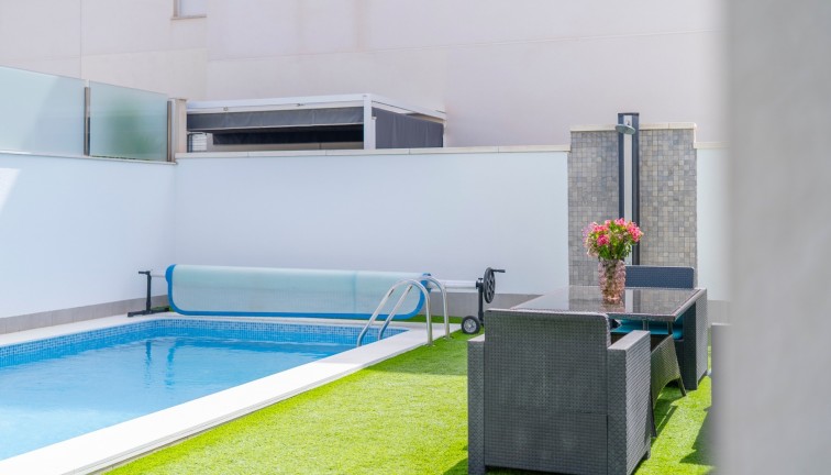 Resale - Chalet - Torrevieja