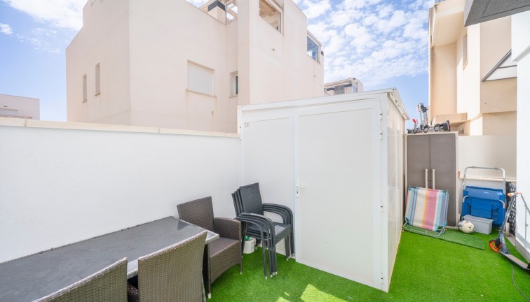 Resale - Chalet - Torrevieja