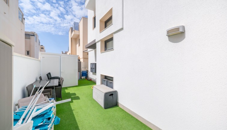 Resale - Chalet - Torrevieja