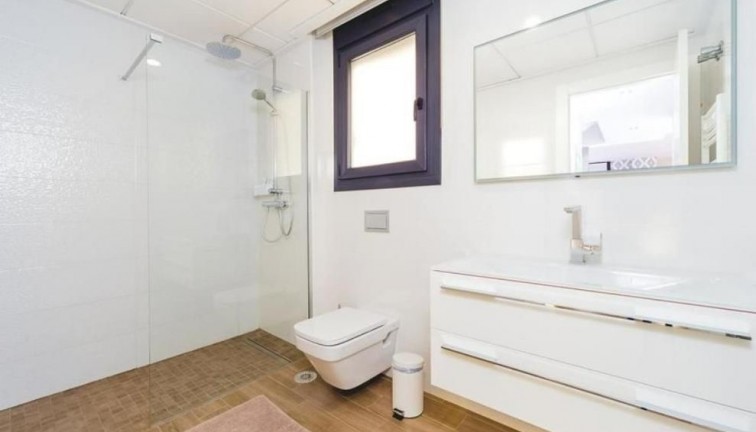 Resale - Chalet - Torrevieja