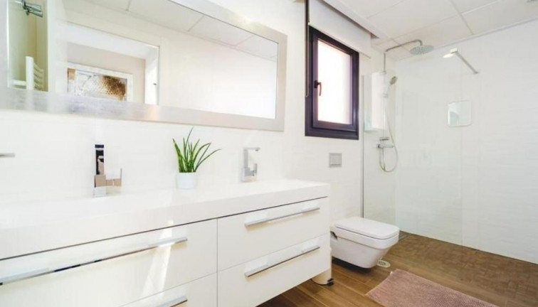 Resale - Chalet - Torrevieja