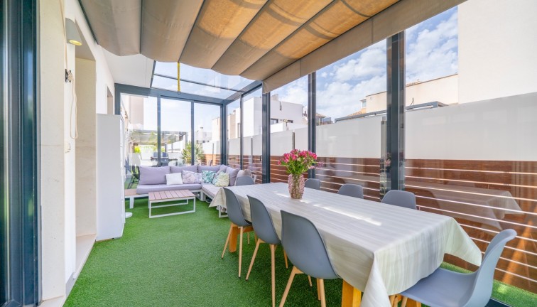 Resale - Chalet - Torrevieja