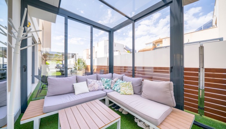 Resale - Chalet - Torrevieja