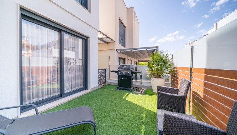 Resale - Chalet - Torrevieja