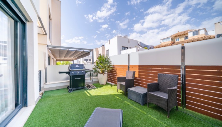 Resale - Chalet - Torrevieja