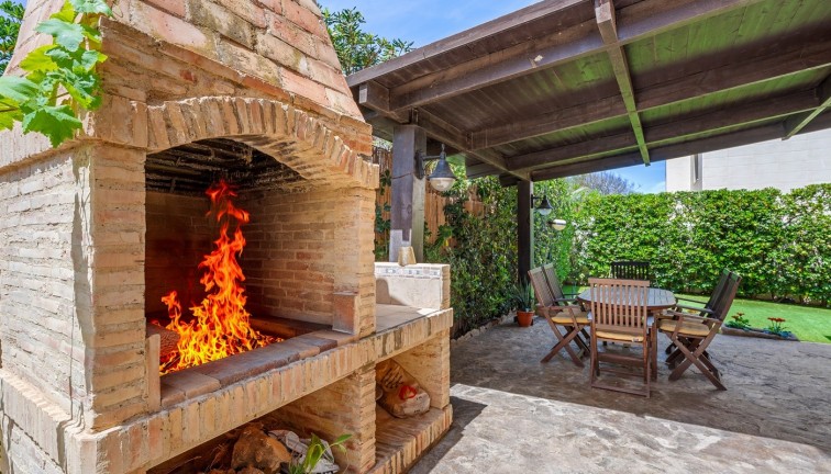 Resale - Chalet - Torrevieja - LA MATA