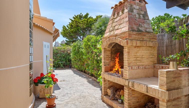Resale - Chalet - Torrevieja - LA MATA