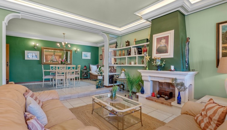 Resale - Chalet - Torrevieja - LA MATA