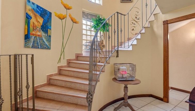 Resale - Chalet - Torrevieja - LA MATA
