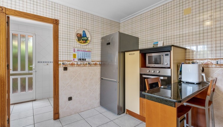 Resale - Chalet - Torrevieja - LA MATA