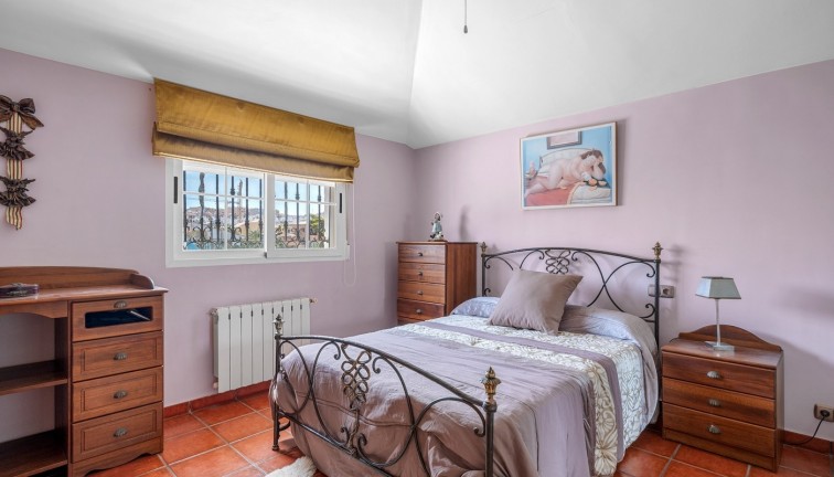 Resale - Chalet - Torrevieja - LA MATA